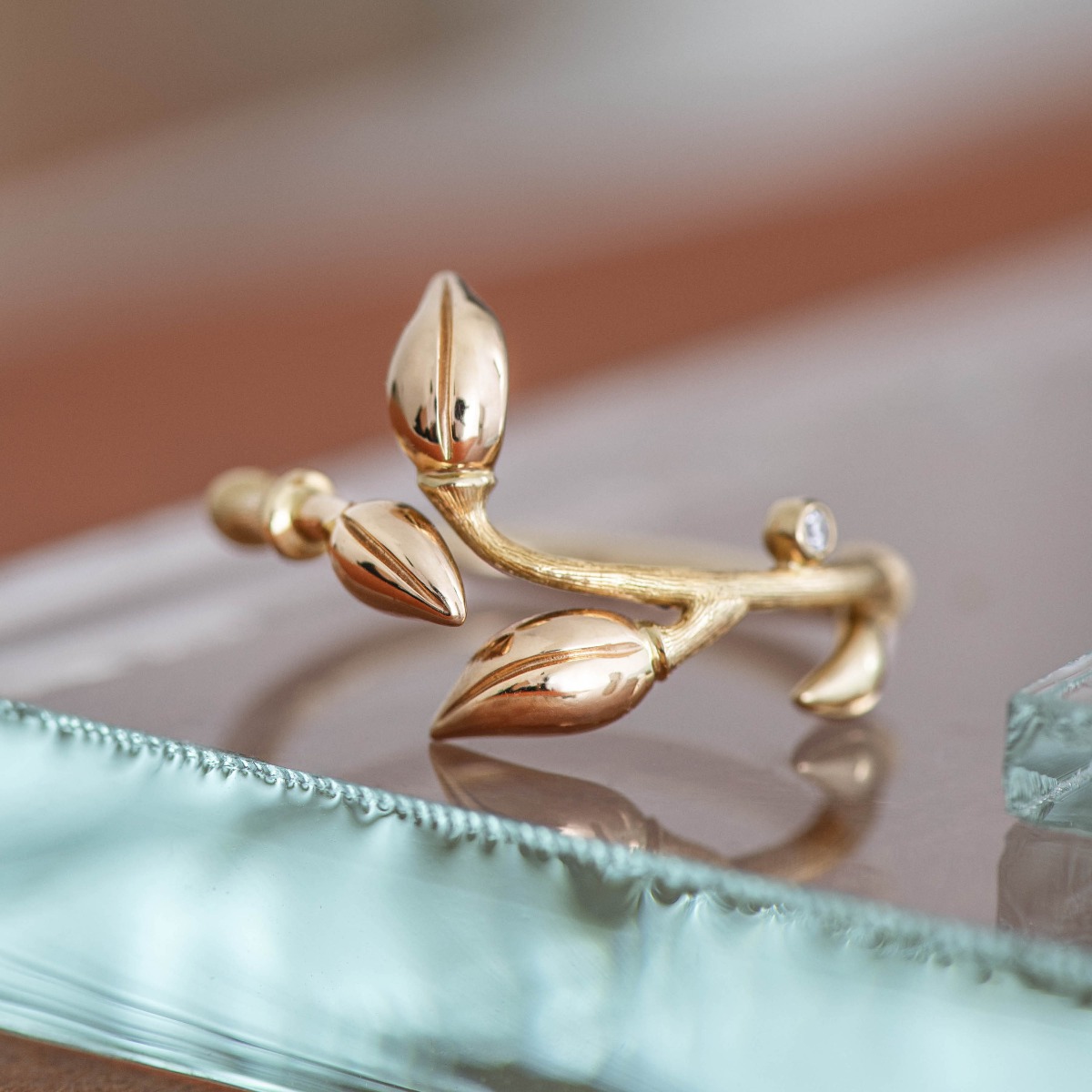 OLE LYNGGAARD COPENHAGEN Ring, Blooming med tre blader i